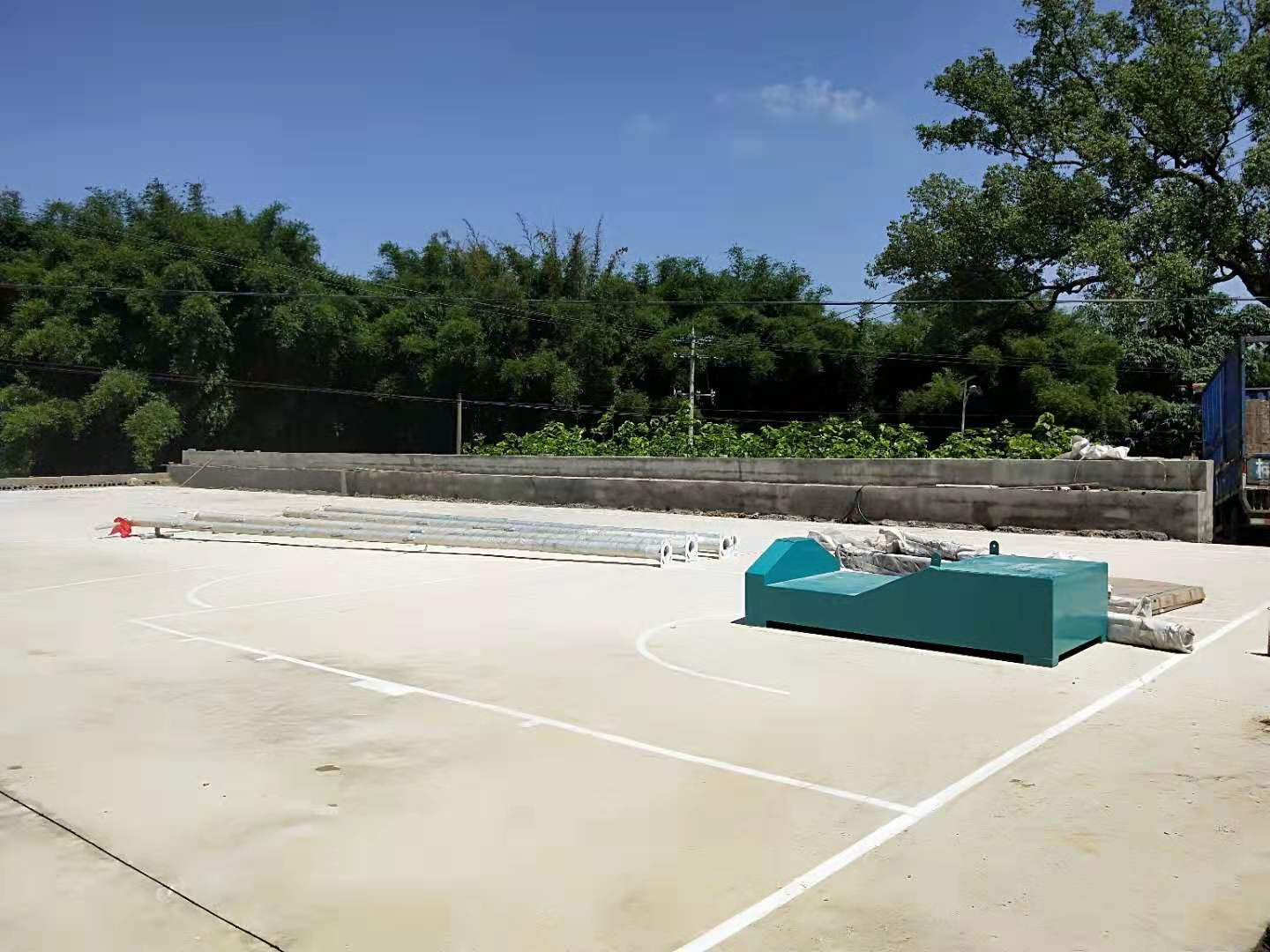 柳州篮球场划线球架安装