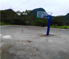 柳州土博镇埋地式篮球架安装完成
