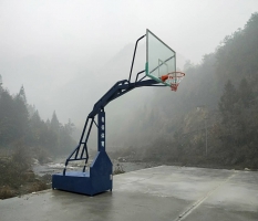 百色市资源篮球架安装完成