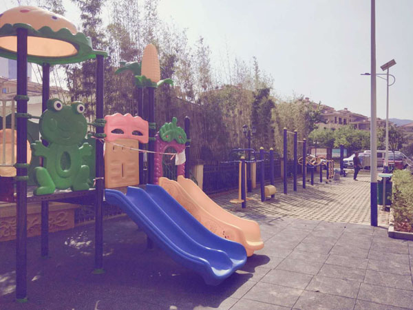 滑滑梯厂家成冠体育